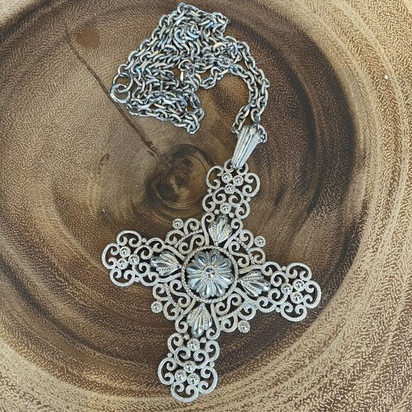 Vintage Crown Trifari Ornate Filigree Cross Pendant Large Oversized Necklace - Picture 6 of 8